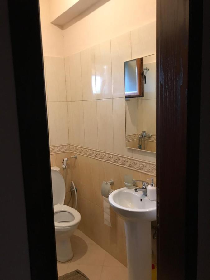 Bujtina Hader Xhebro Hostel Tepelene Екстериор снимка