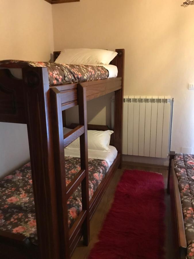 Bujtina Hader Xhebro Hostel Tepelene Екстериор снимка