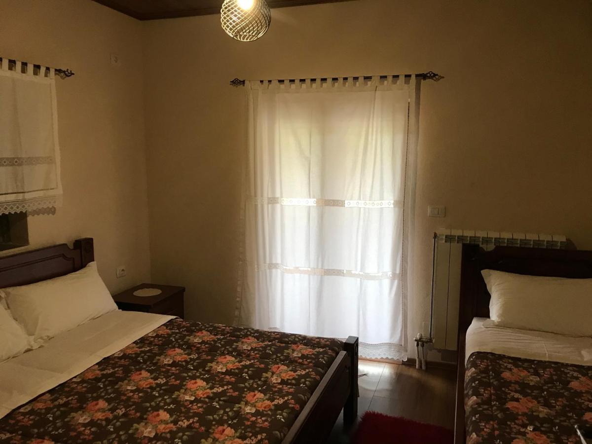 Bujtina Hader Xhebro Hostel Tepelene Екстериор снимка