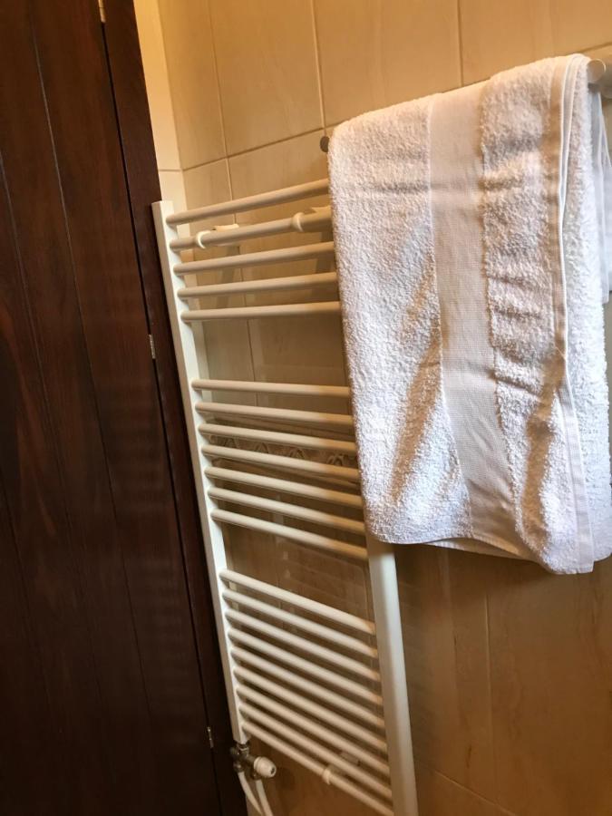 Bujtina Hader Xhebro Hostel Tepelene Екстериор снимка