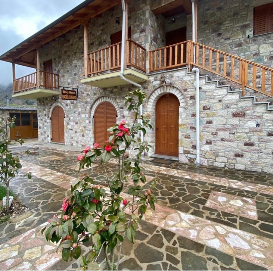 Bujtina Hader Xhebro Hostel Tepelene Екстериор снимка