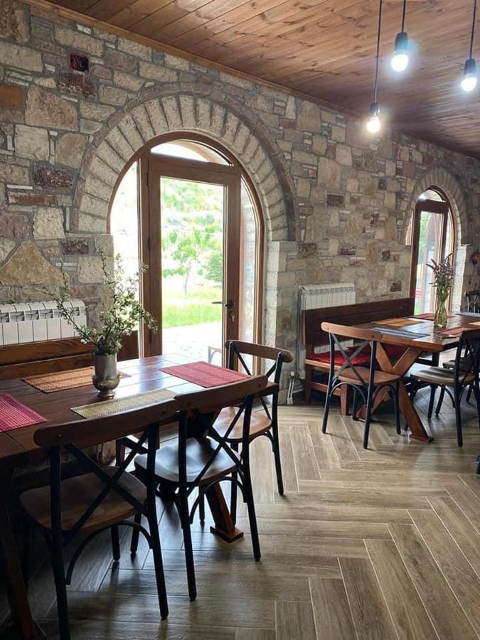 Bujtina Hader Xhebro Hostel Tepelene Екстериор снимка